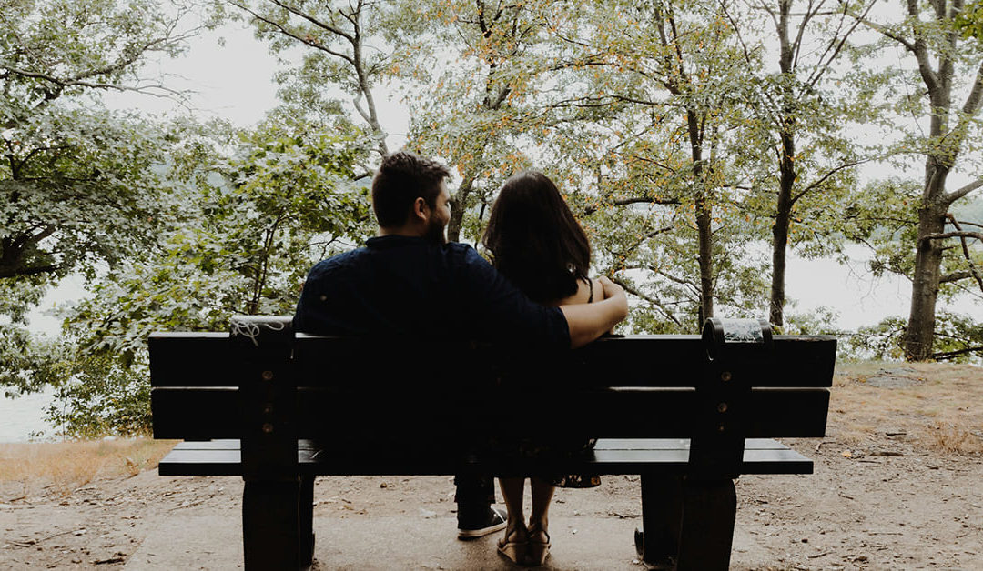 How to handle invasive questions in early dating